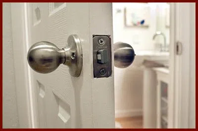 Locksmith Lock Store Fort Pierce, FL 772-217-5667 - 14-unlock-door